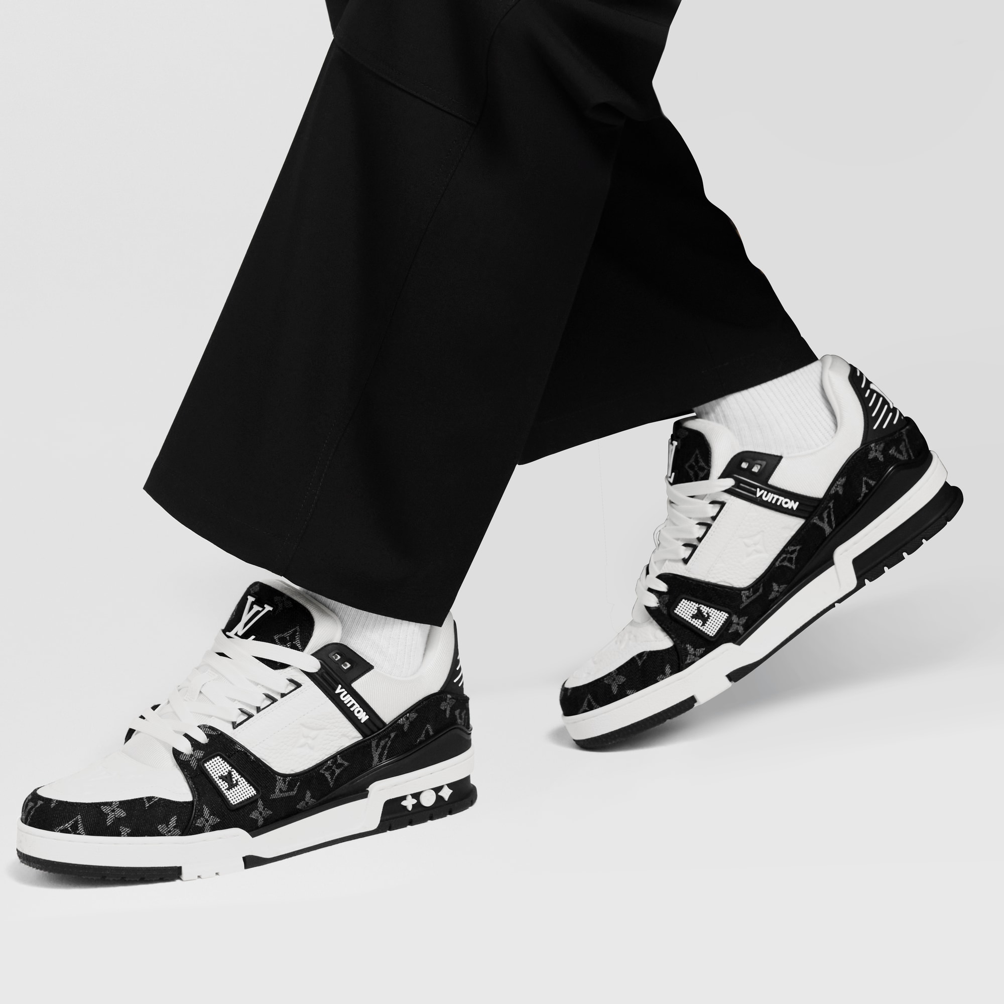 LV Trainer - Luxury Black | LOUIS VUITTON